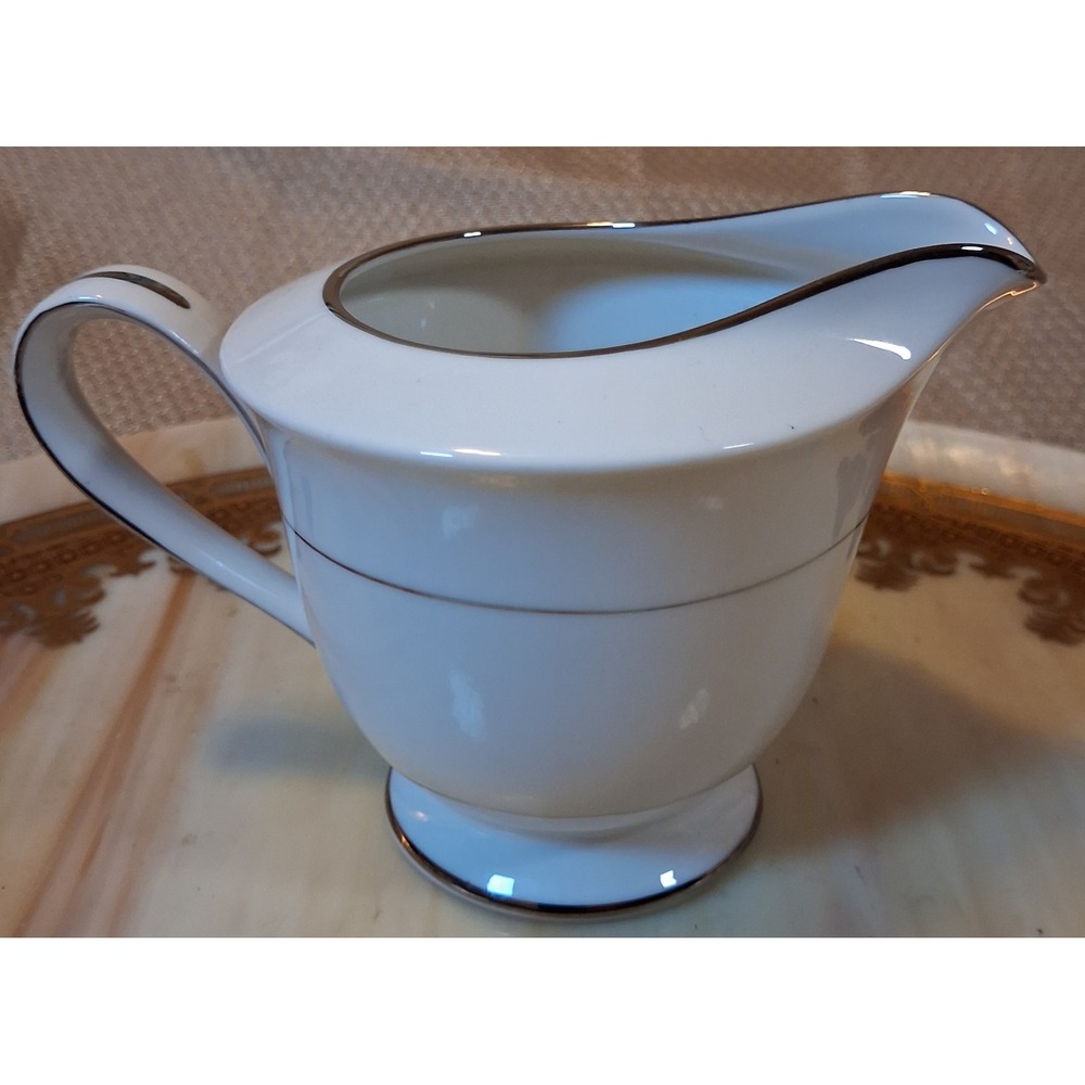Style House Wedding Band Fine China Creamer White Platinum Trim Made in Japan